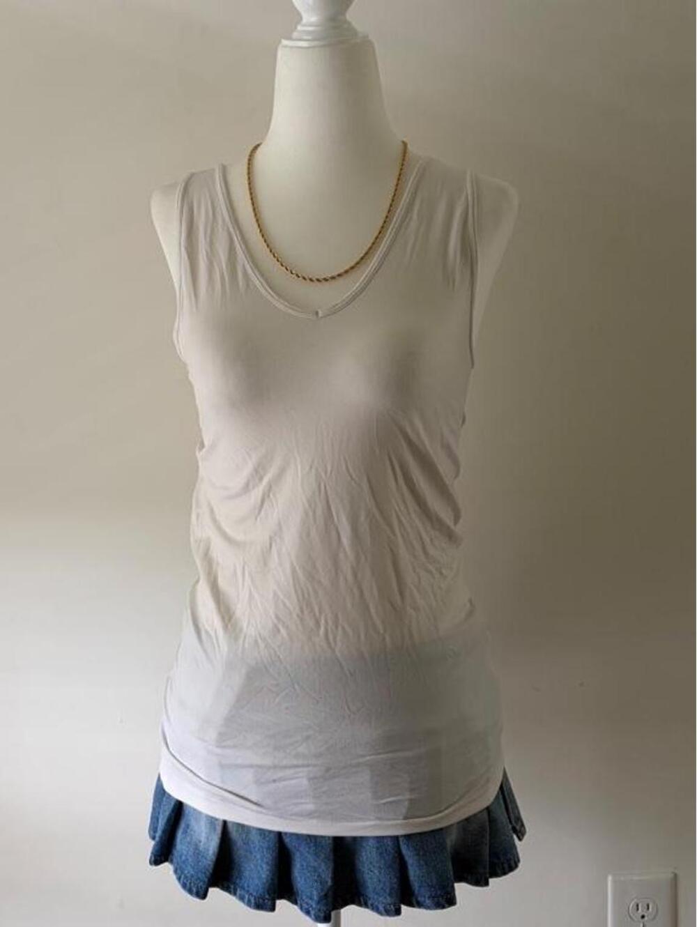 White Scoop Neck Essential Tank Top Y2K